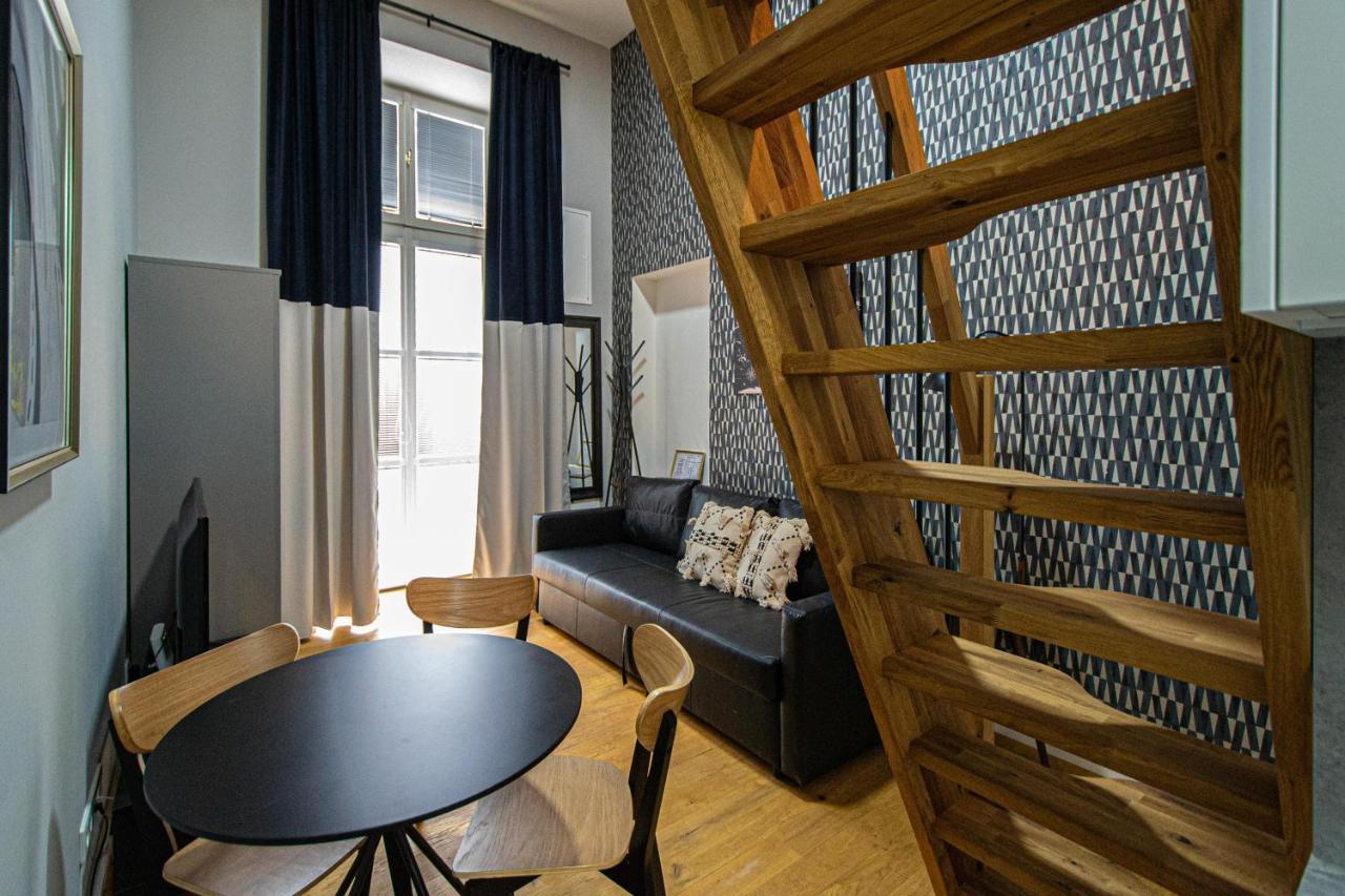 Main Train Station Apartment Close To The The Main Square! Prague Ngoại thất bức ảnh